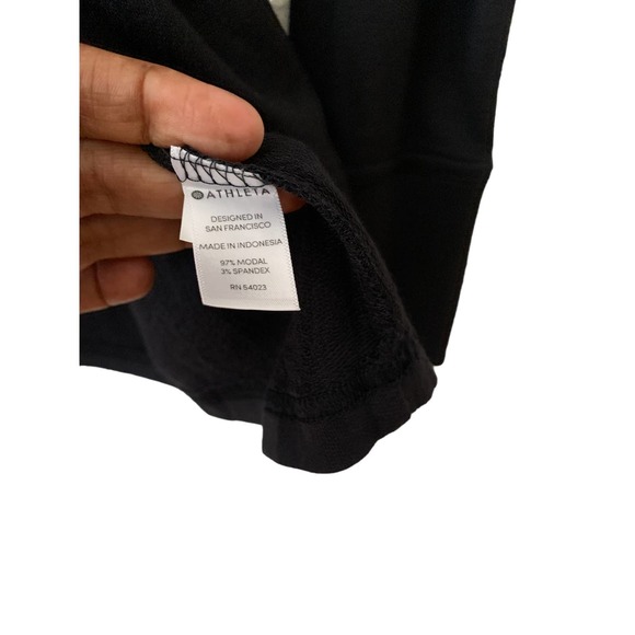 Athleta Nirvana Front Twist Clarity Sweatshirt Black Long Sleeves Size XL NWT - Picture 6 of 7
